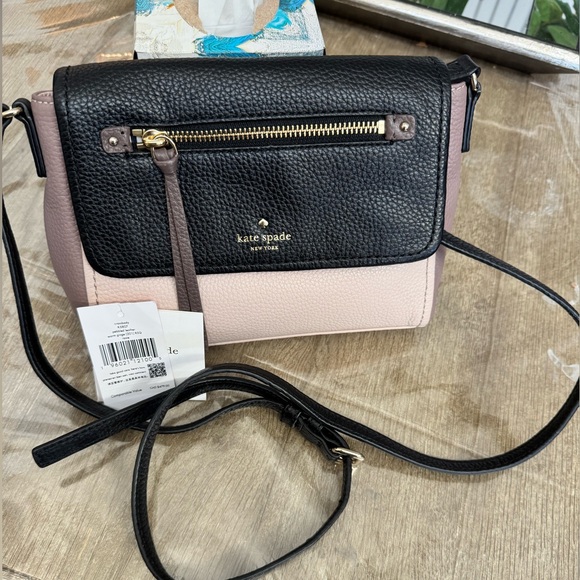 kate spade Handbags - Kate spade crossbody bag like new